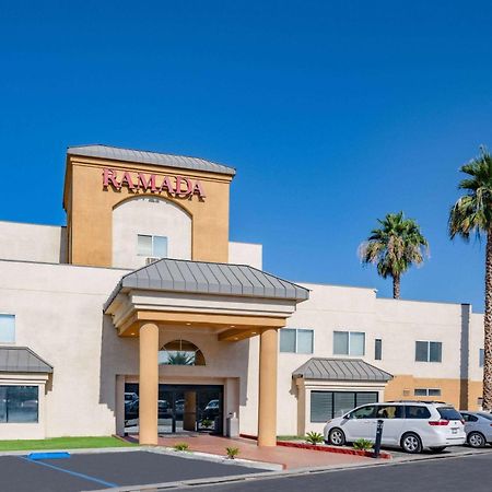 Ramada By Wyndham Bakersfield Hotel Kültér fotó