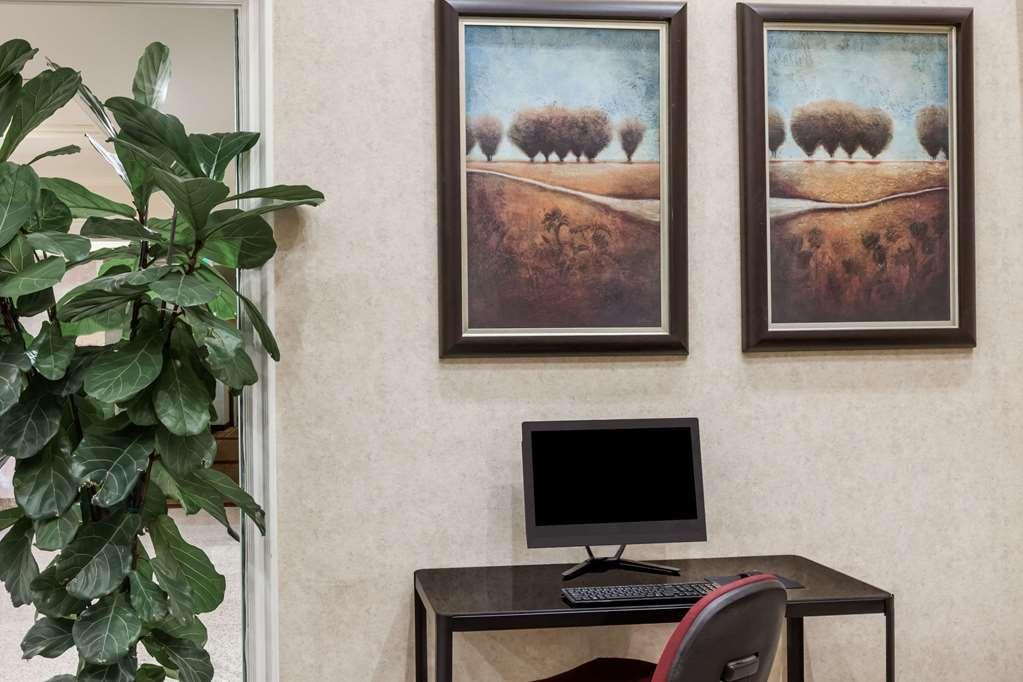 Ramada By Wyndham Bakersfield Hotel Kültér fotó