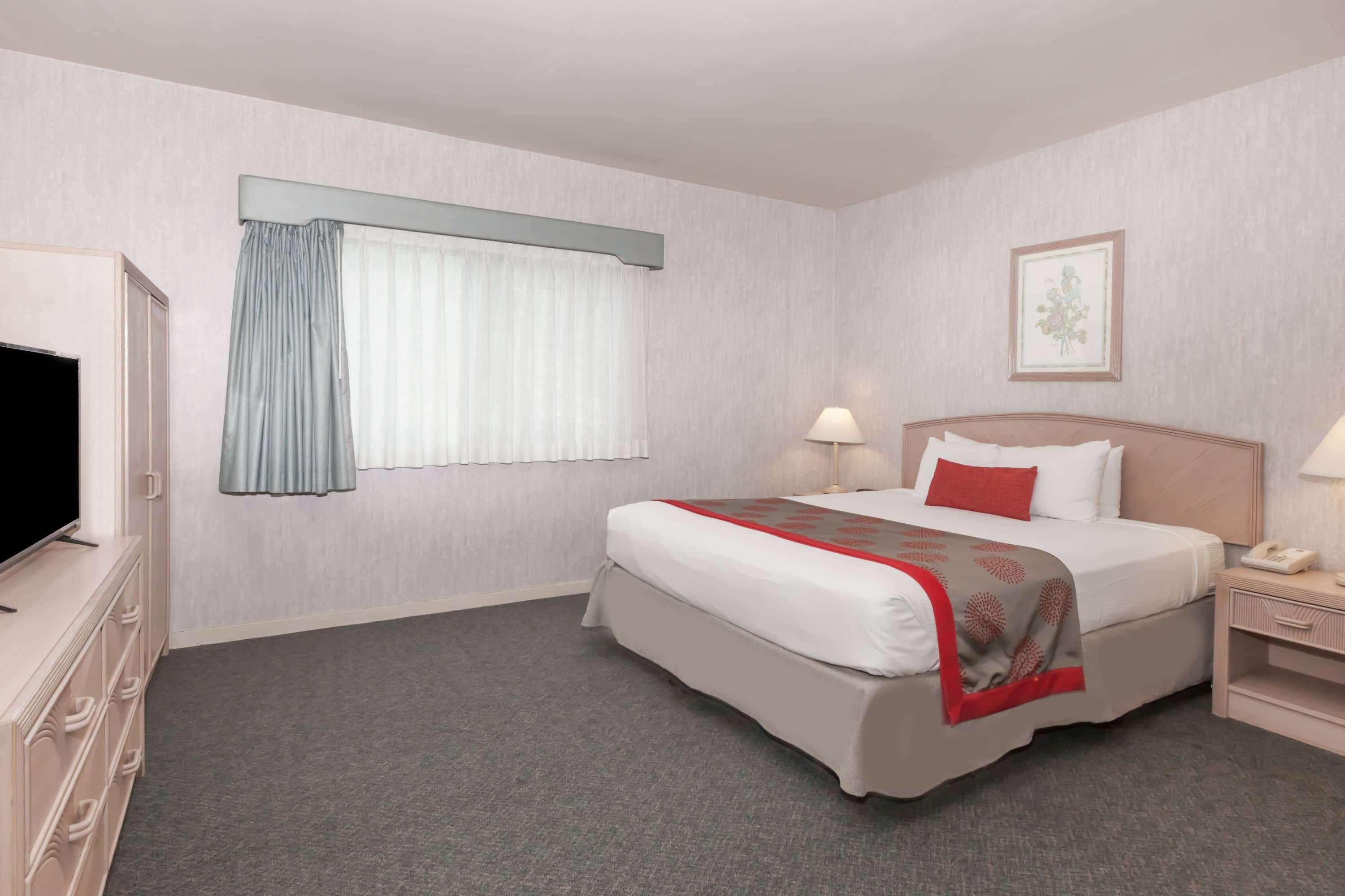 Ramada By Wyndham Bakersfield Hotel Kültér fotó