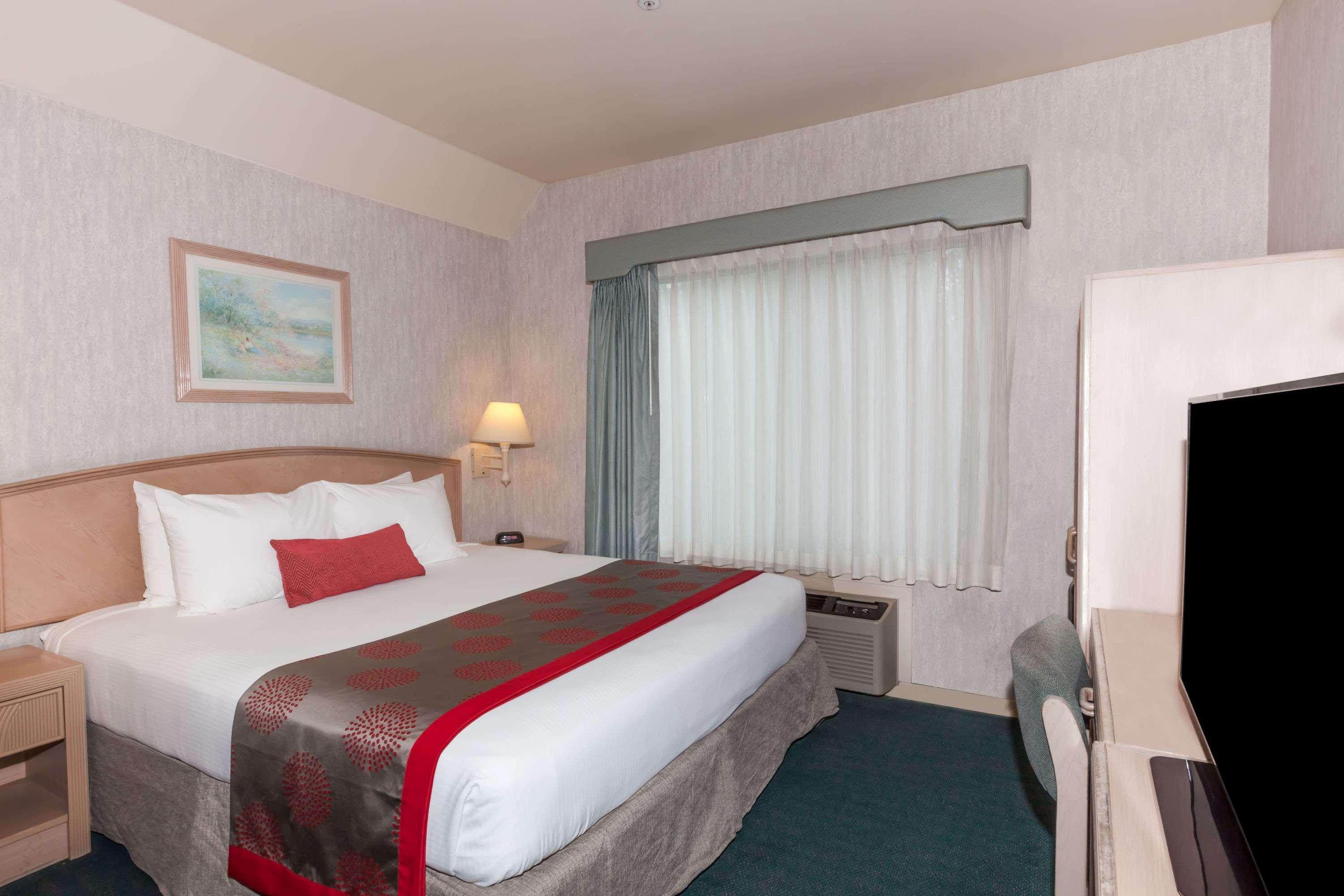 Ramada By Wyndham Bakersfield Hotel Kültér fotó