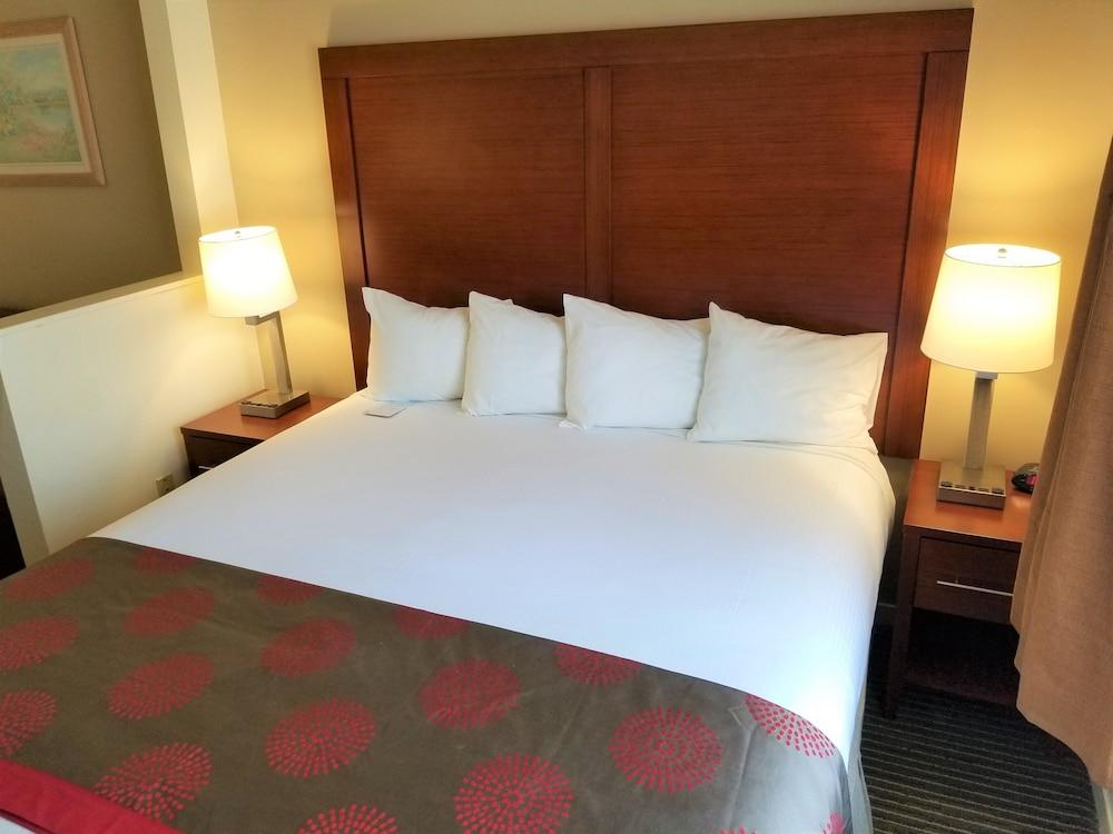 Ramada By Wyndham Bakersfield Hotel Kültér fotó