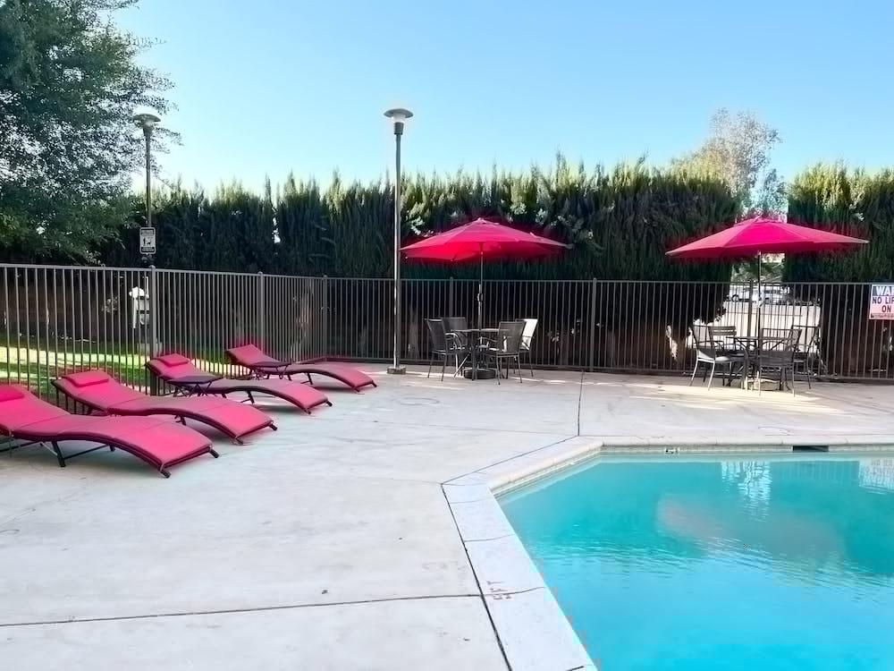 Ramada By Wyndham Bakersfield Hotel Kültér fotó