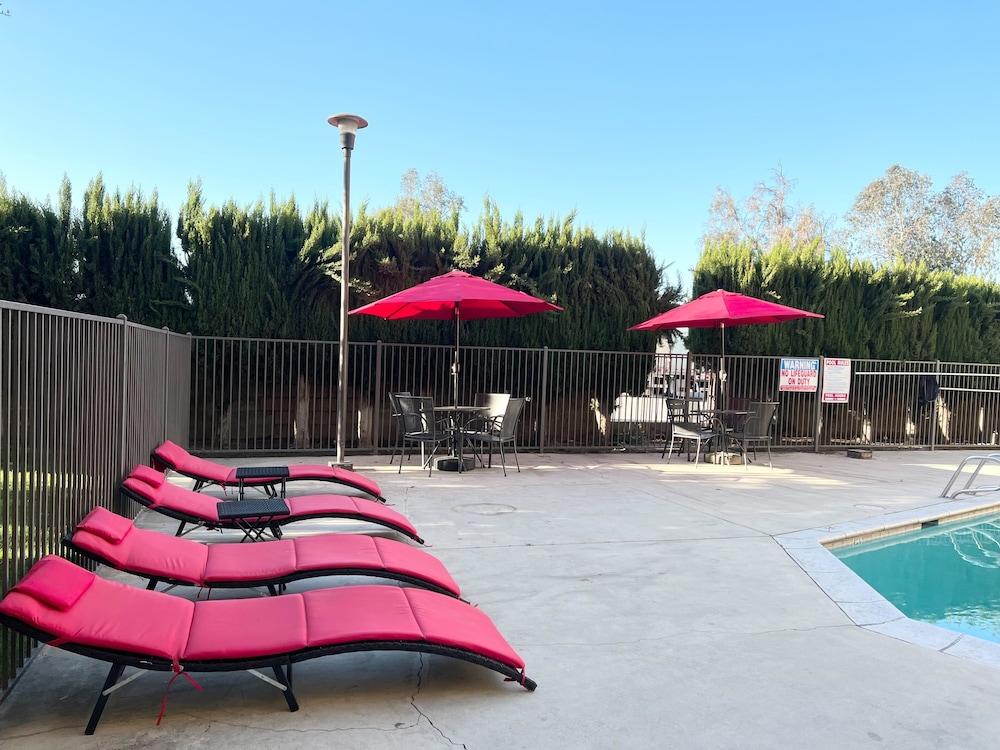 Ramada By Wyndham Bakersfield Hotel Kültér fotó